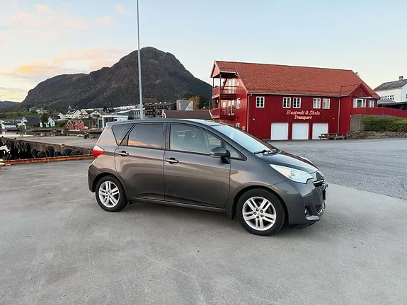 Toyota Verso-S 2011 photo 5