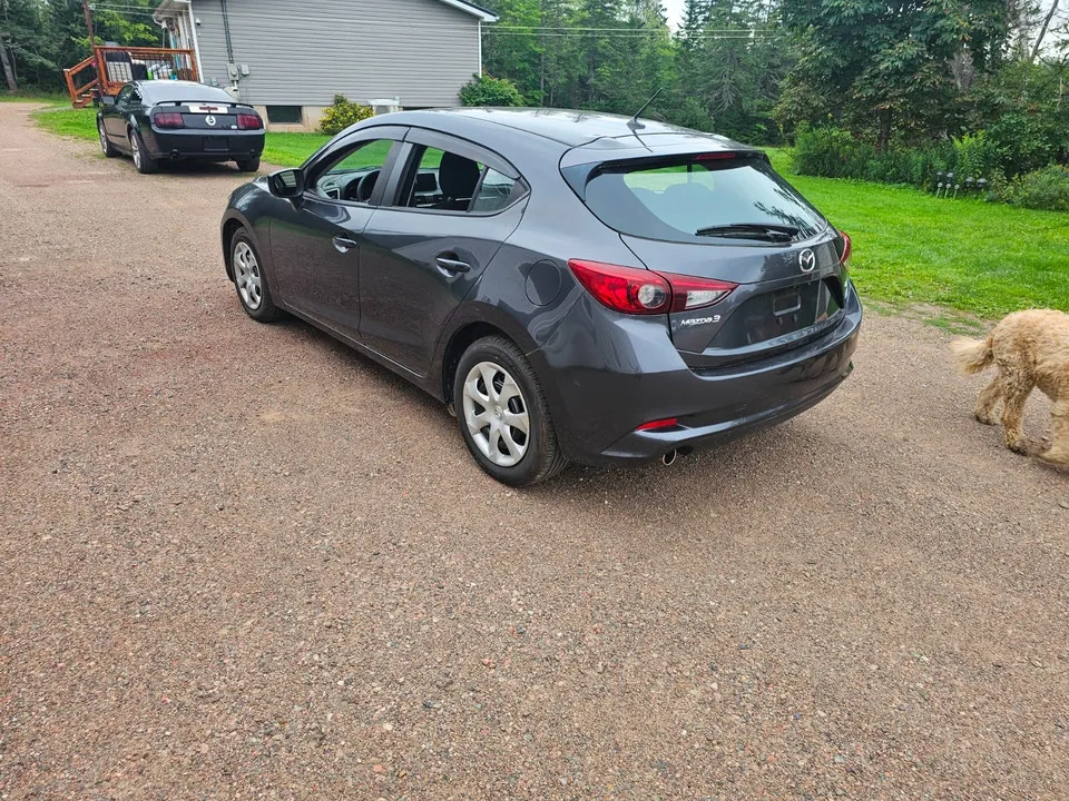 Mazda 3 2018 photo 3