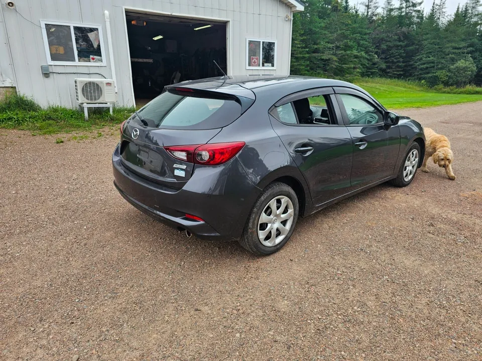 Mazda 3 2018 photo 4