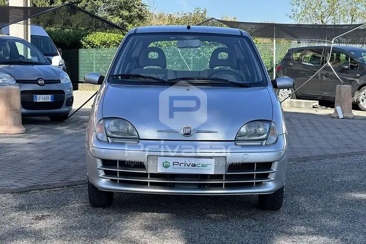 Fiat 600 2009 photo 2