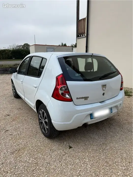 Dacia Sandero 2012 photo 3