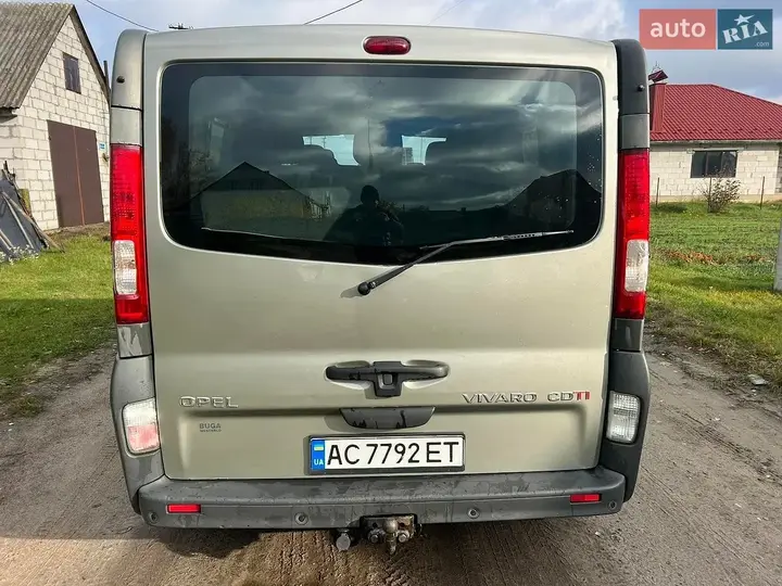 Opel Vivaro 2009 photo 4