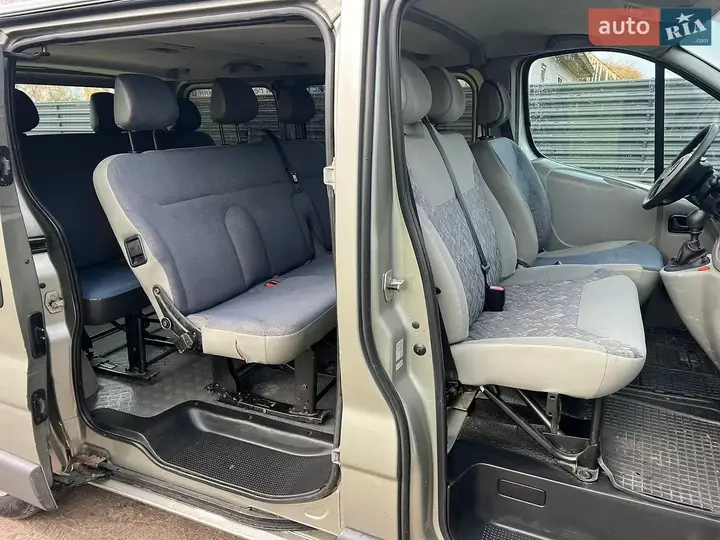 Opel Vivaro 2009 photo 5