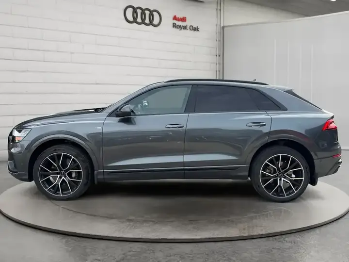 Audi Q8 2023 photo 2