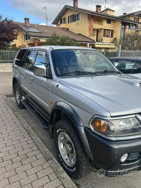 Mitsubishi Pajero Sport 2003 photo 2