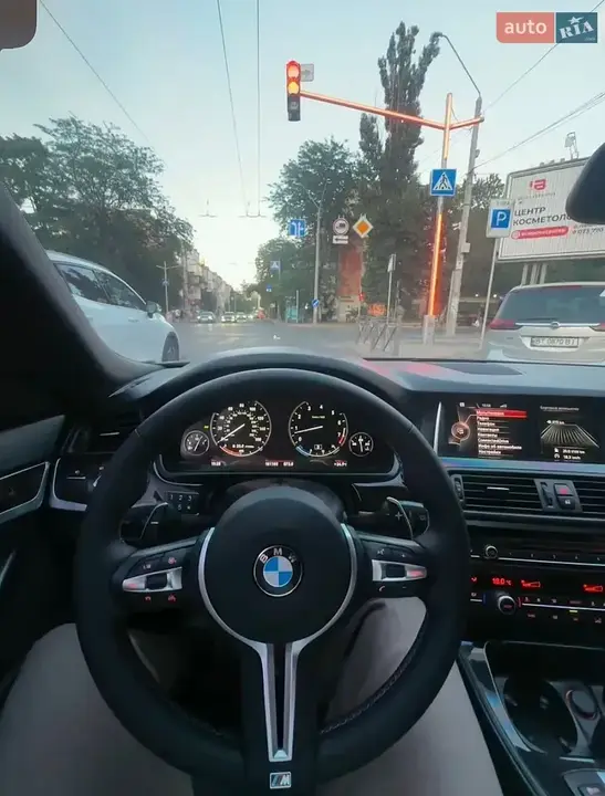 BMW 5 Series 2015 photo 2