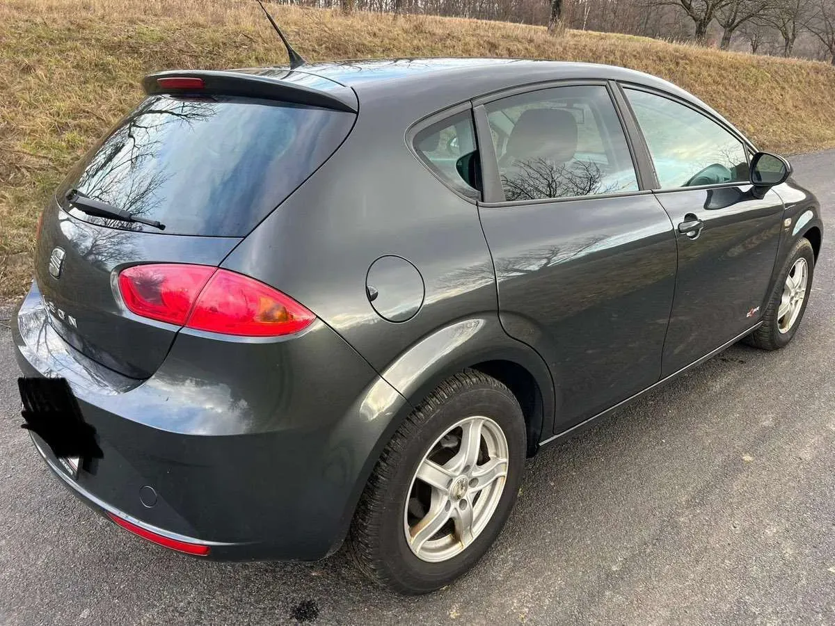 Seat Leon 2011 photo 3