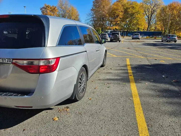 Honda Odyssey 2011 photo 5