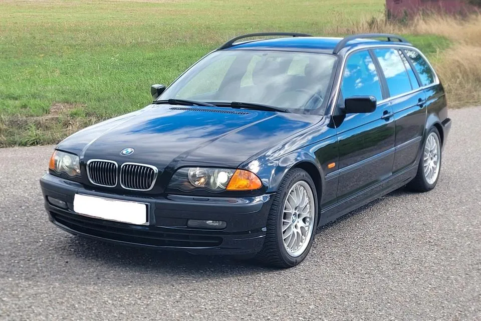 BMW 330