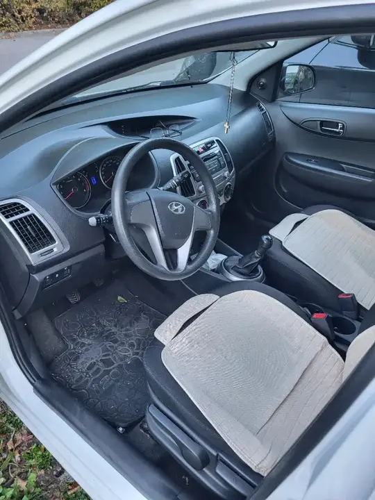 Hyundai I20 2014 photo 3