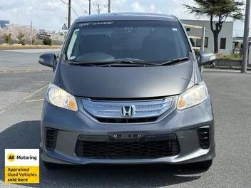 Honda Freed 2012 photo 3