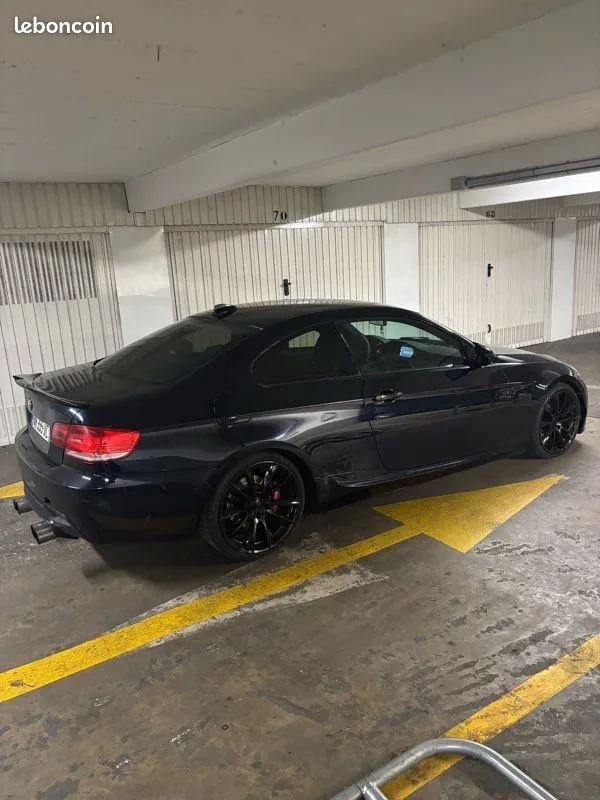 BMW 3 Series 2009 photo 2