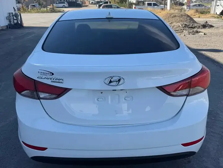 Hyundai Elantra 2016 photo 5