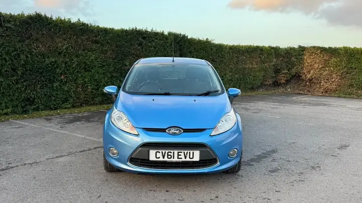 Ford Fiesta 2011 photo 2