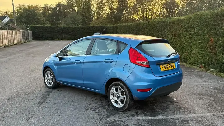 Ford Fiesta 2011 photo 4
