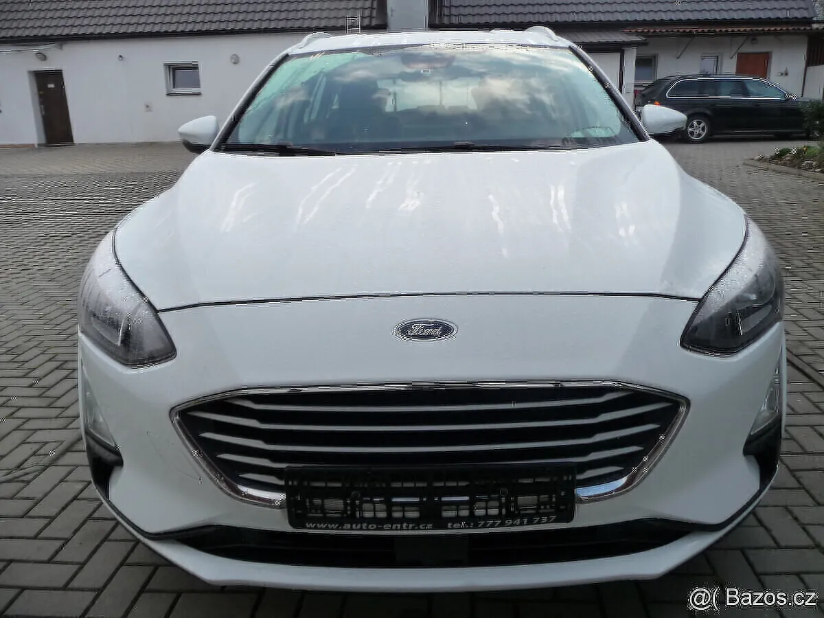 Ford Focus 2022 photo 2