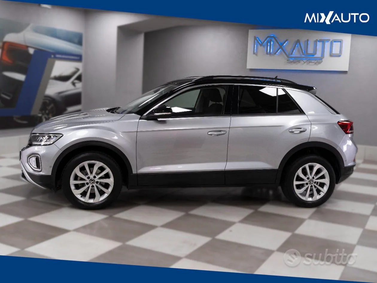 Volkswagen T-Roc 2023 photo 3