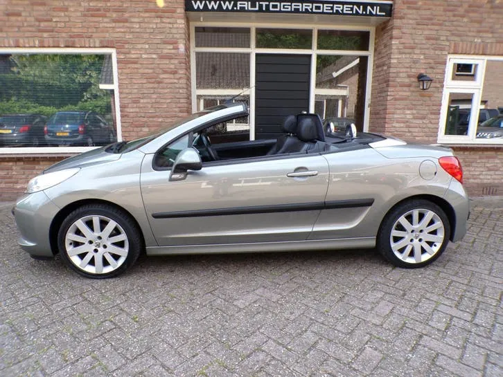 Peugeot 207 Cc 2008 photo 2
