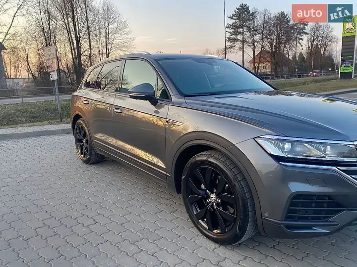 Volkswagen Touareg 2023 photo 2