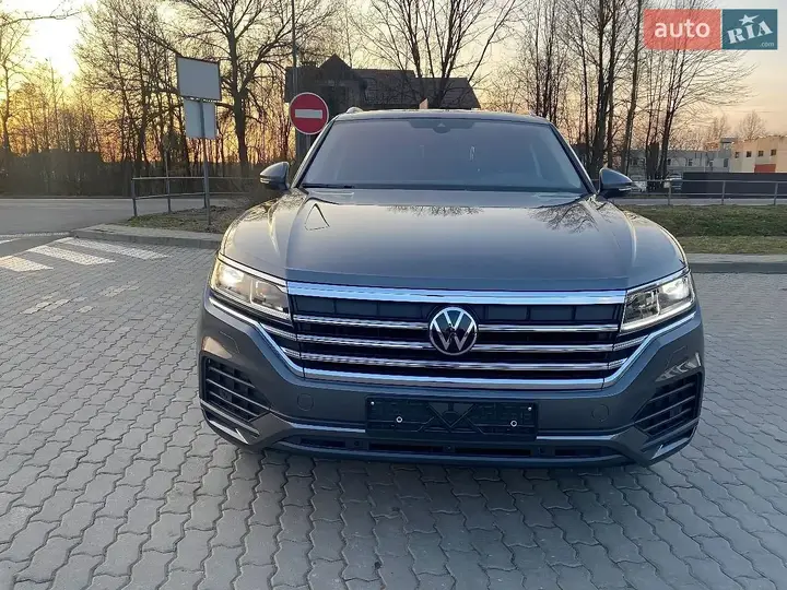 Volkswagen Touareg 2023 photo 3