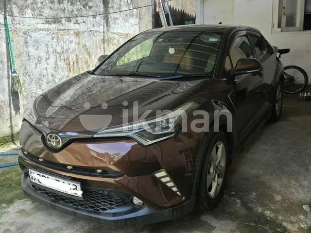 Toyota C-Hr 2018 photo 2