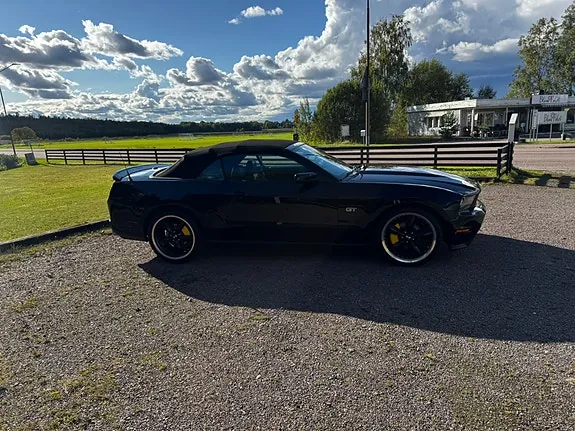 Ford Mustang 2010 photo 4
