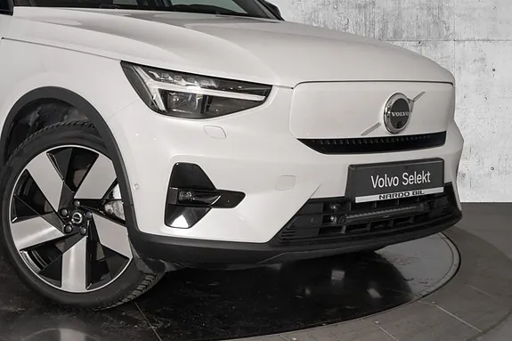 Volvo Xc40 2023 photo 2