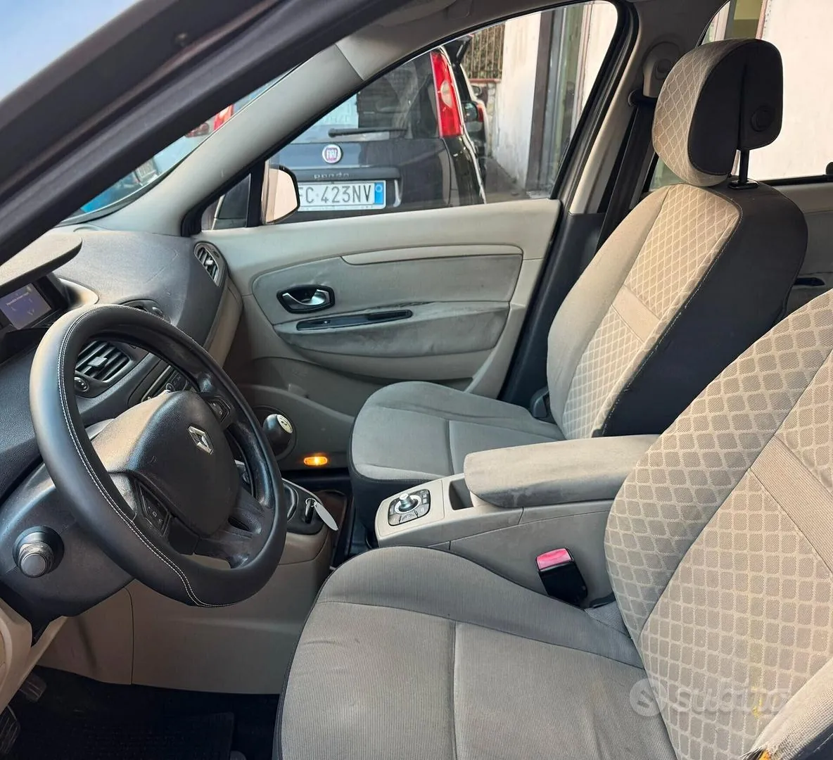 Renault Scenic 2010 photo 5