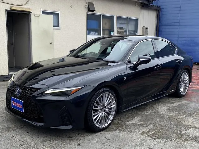 Lexus Is300H 2020 photo 5
