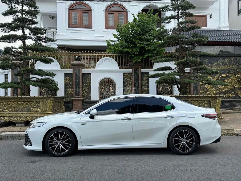 Toyota Camry 2022 photo 4
