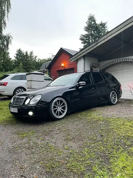 Mercedes-Benz E 200 2007 photo 2