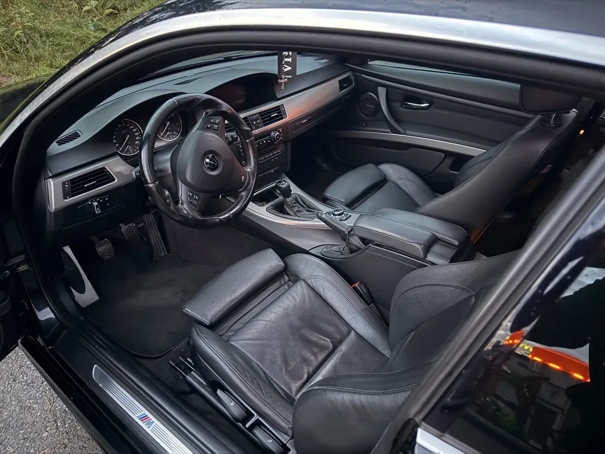 BMW 3 Series 2011 photo 3