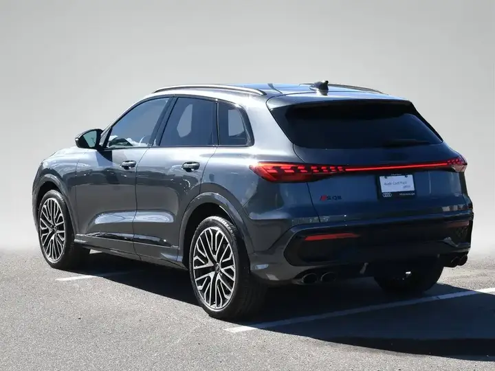 Audi Sq5 2025 photo 4