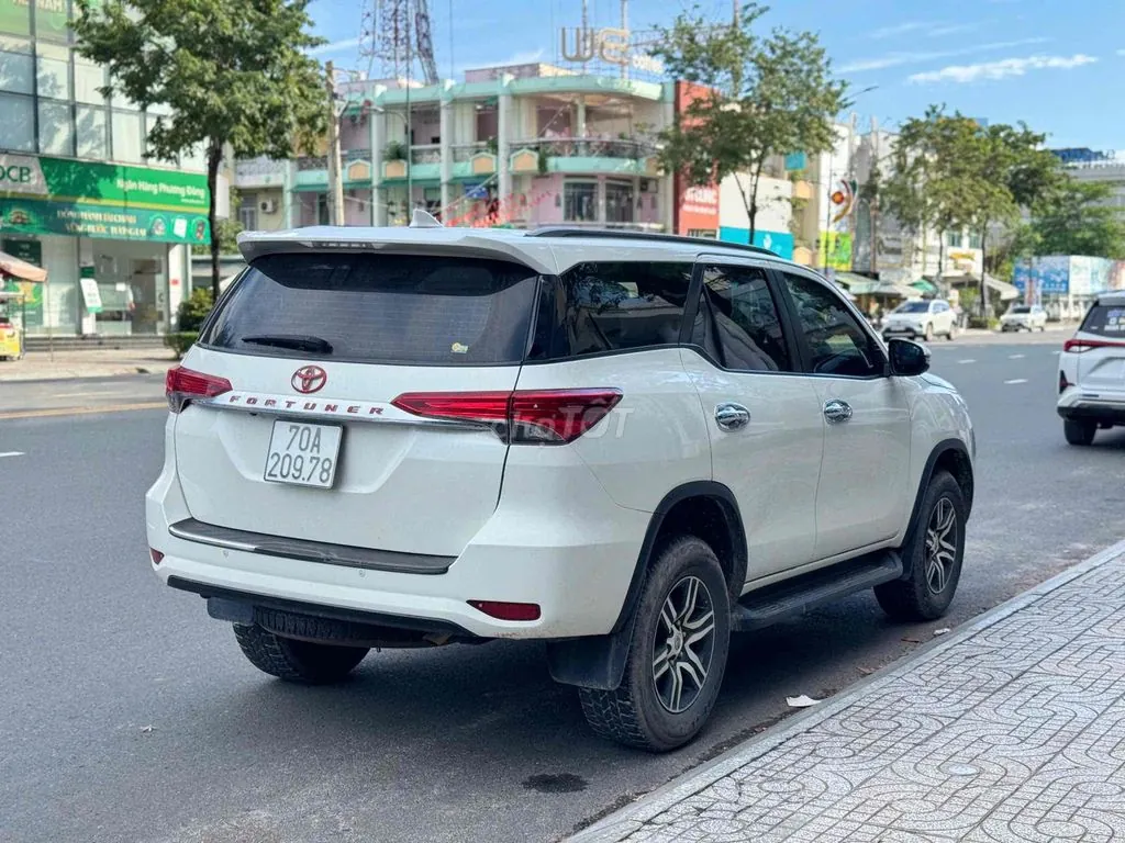Toyota Fortuner 2019 photo 4