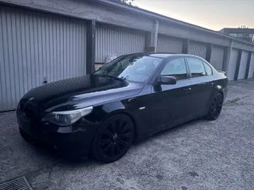 BMW 520I