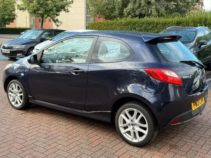Mazda Mazda2 2013 photo 4