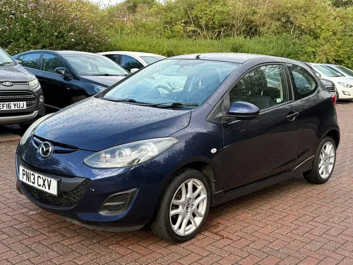 Mazda Mazda2 2013 photo 3