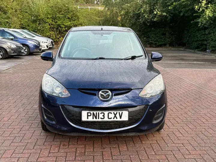 Mazda Mazda2 2013 photo 2