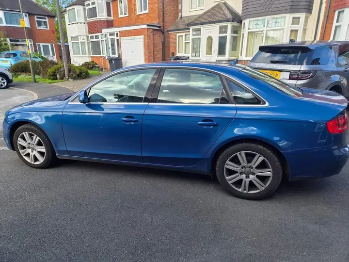 Audi A4 2009 photo 3