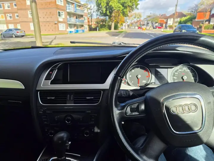 Audi A4 2009 photo 5