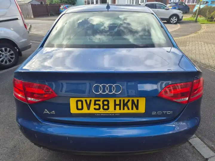 Audi A4 2009 photo 4
