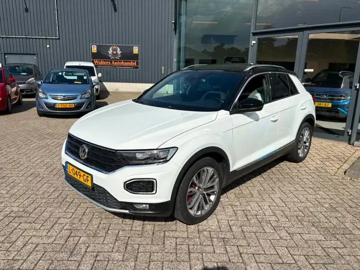 Volkswagen T-Roc 2018 photo 2