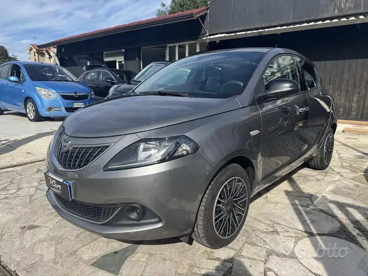 Lancia Ypsilon 2022 photo 2