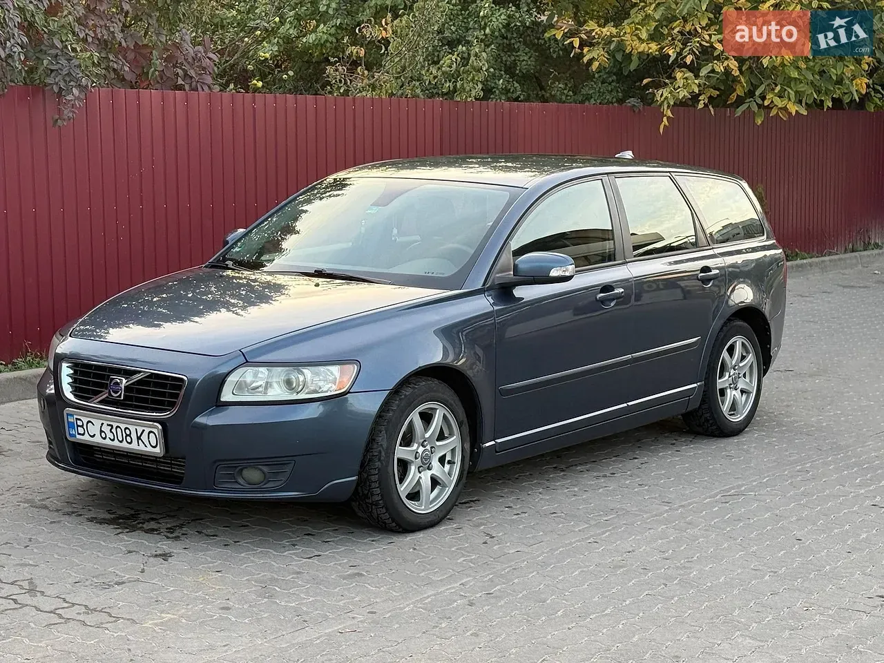 Volvo V50 2010 photo 2