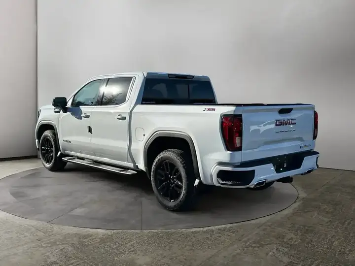 GMC Sierra 1500 2026 photo 3