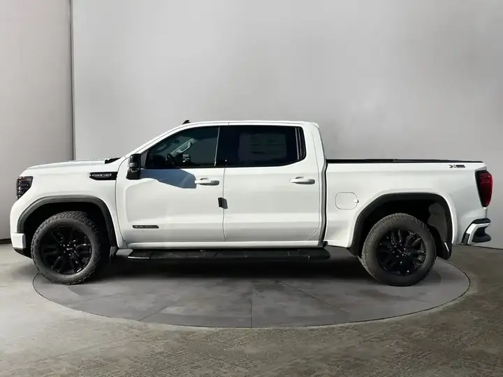GMC Sierra 1500 2026 photo 2