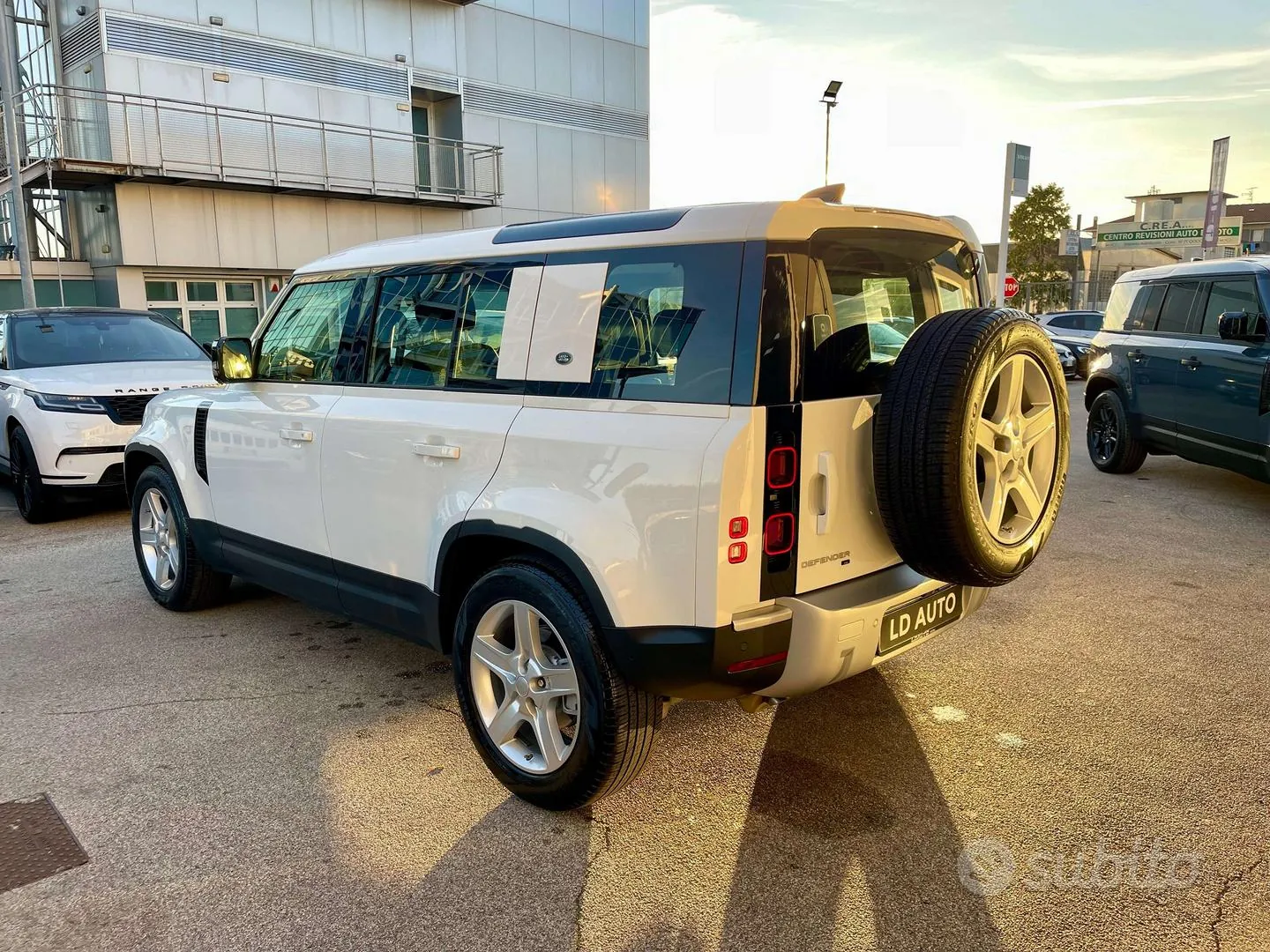 Land Rover Defender 2020 photo 4