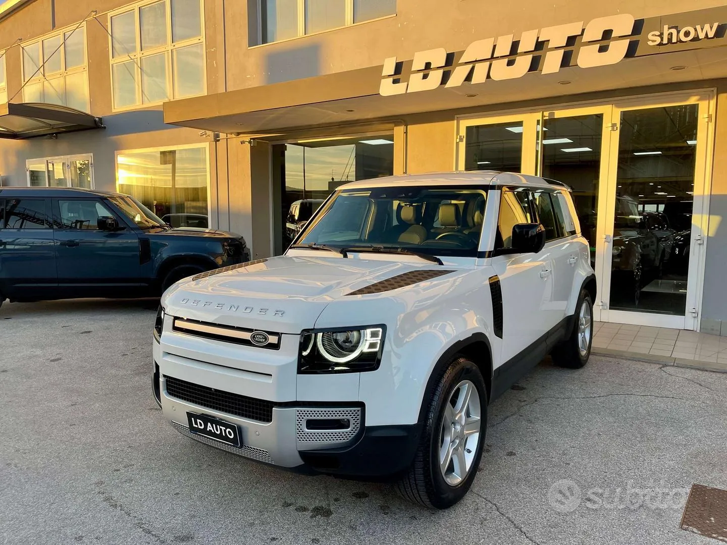 Land Rover Defender 2020 photo 3