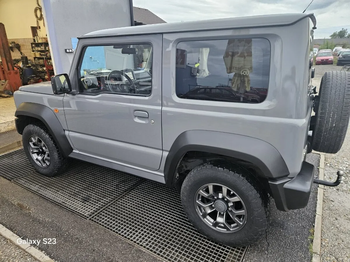 Suzuki Jimny 2018 photo 3