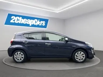 Toyota Aqua 2015 photo 5